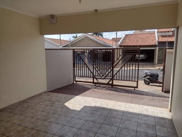 #13 - Casa para Venda em Catanduva - SP - 2