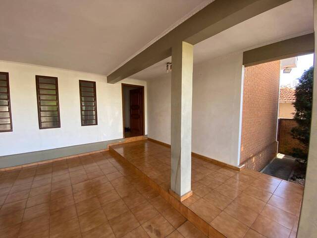 #25 - Casa para Venda em Catanduva - SP - 2