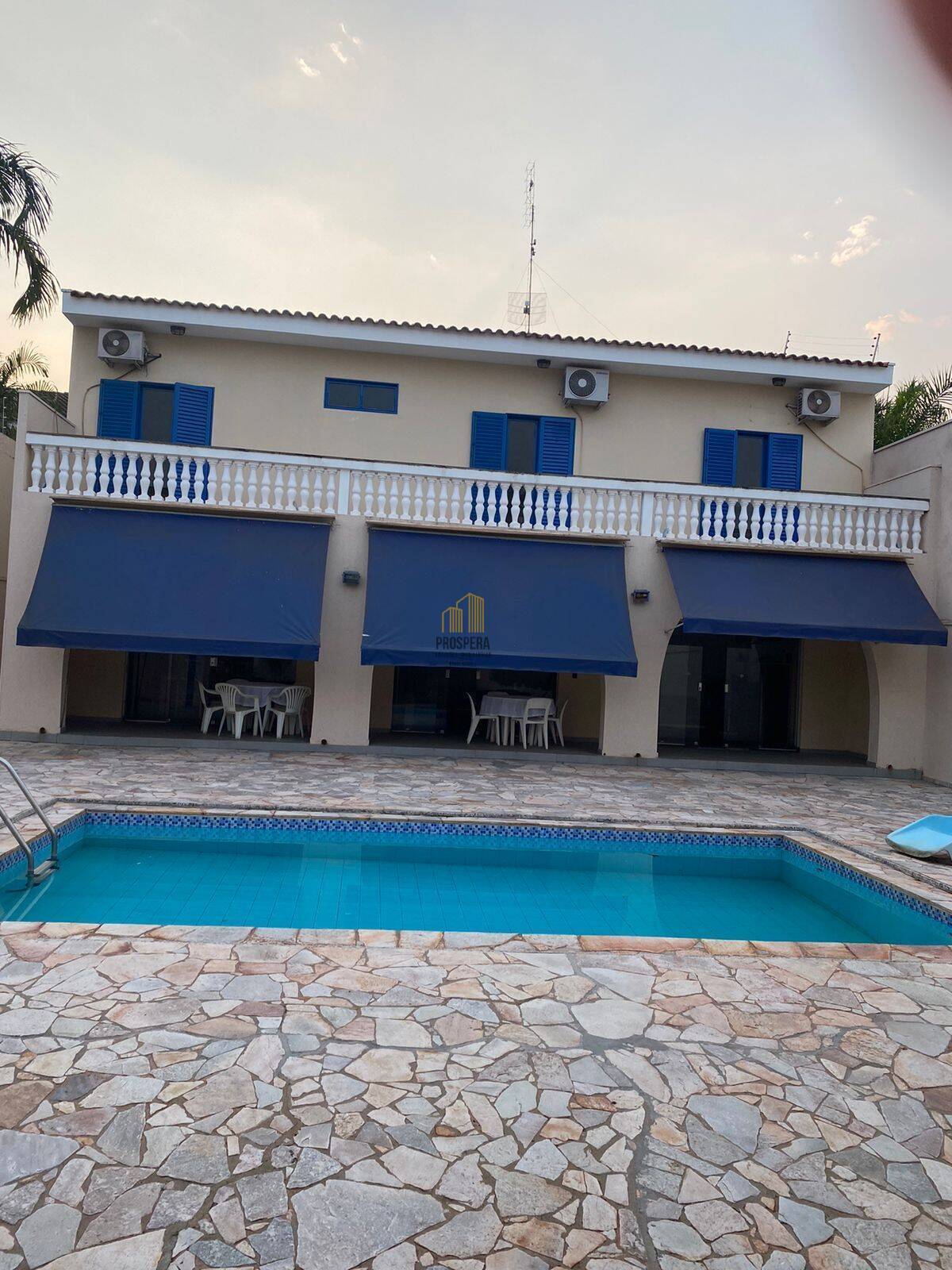 Casa, 4 quartos, 328 m² - Foto 1